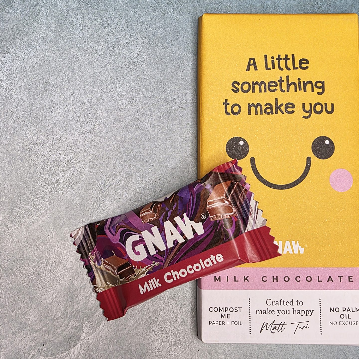 GNAW Milk Mini Chocolate Bar (15g) 3 GNAW Milk Mini Chocolate Bar (15g) - Image 3